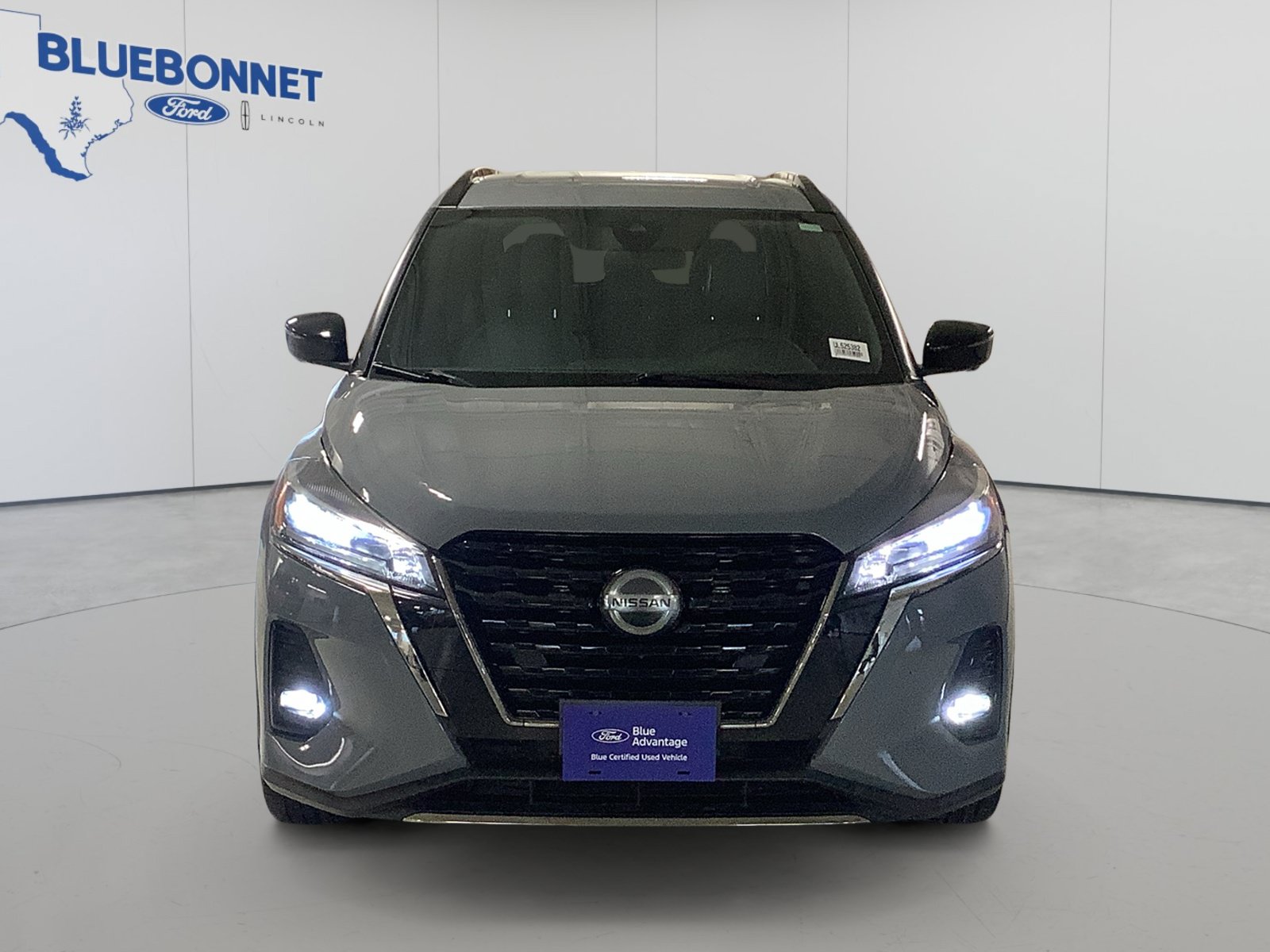 Used 2021 Nissan Kicks SR w/ SR Premium Package FWD image 2