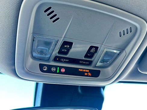 Used 2024 Chevrolet Malibu LT image 37