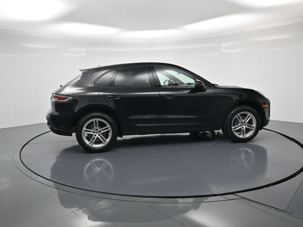 Used 2026 Porsche Macan AWD/4WD image 31