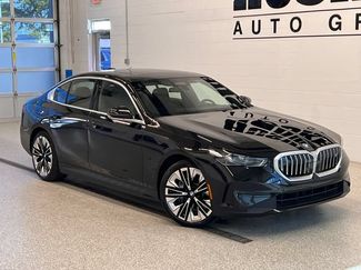 Used 2026 BMW i5 eDrive40 AWD/4WD video 1