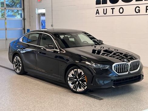 Used 2026 BMW i5 eDrive40 AWD/4WD image 1