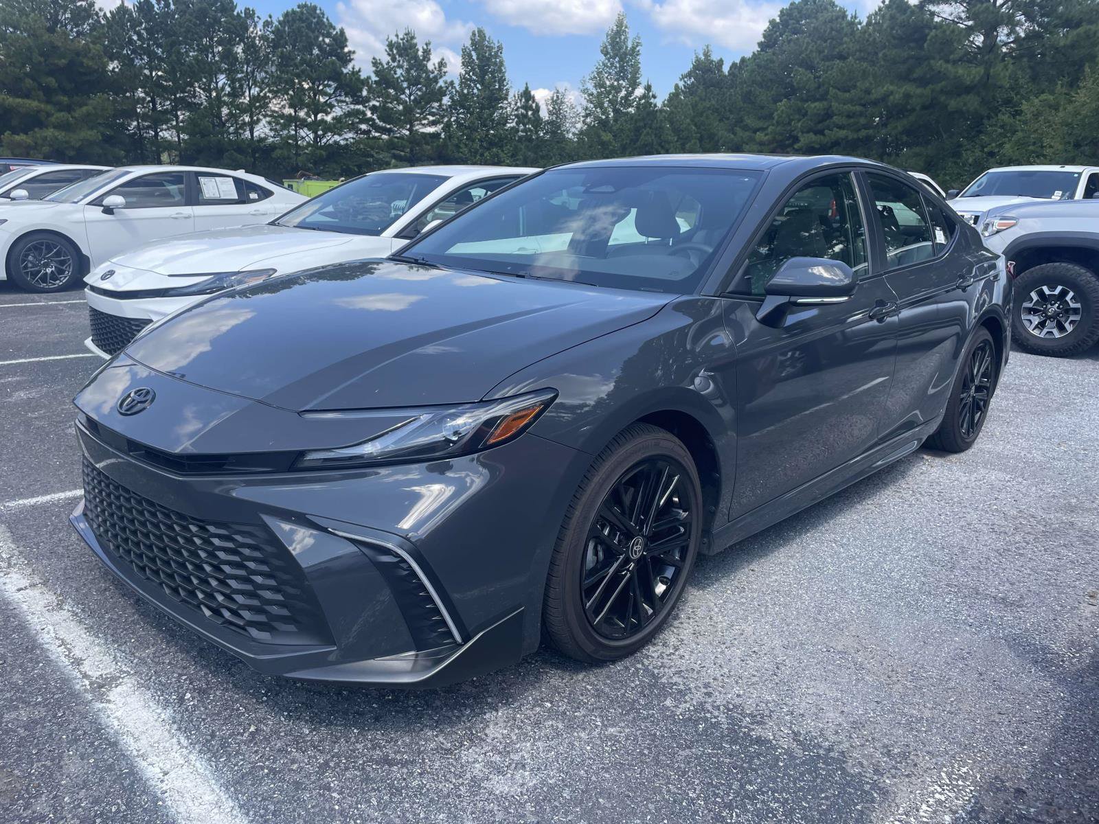 Used 2026 Toyota Camry SE FWD image 4