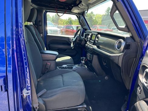 Used 2018 Jeep Wrangler Unlimited Sahara w/ Cold Weather Group AWD/4WD image 38