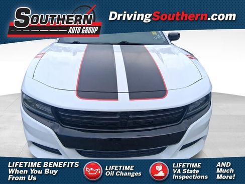 Used 2017 Dodge Charger R/T w/ Plus Group RWD image 1