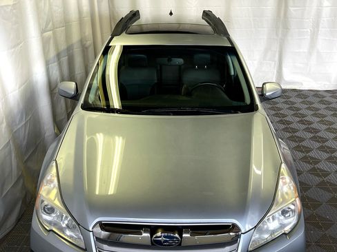 Used 2014 Subaru Outback 2.5i Limited image 2