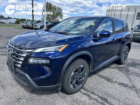 Used 2026 Nissan Rogue SV AWD/4WD image 1