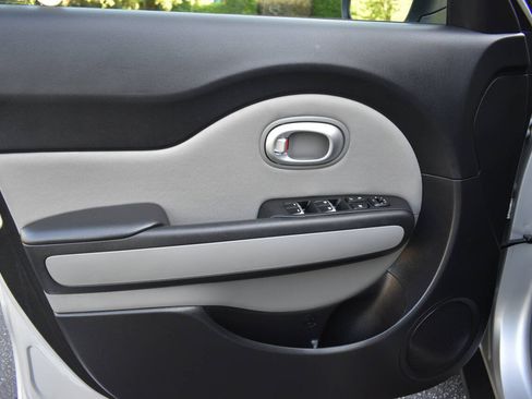Used 2017 Kia Soul + FWD image 15