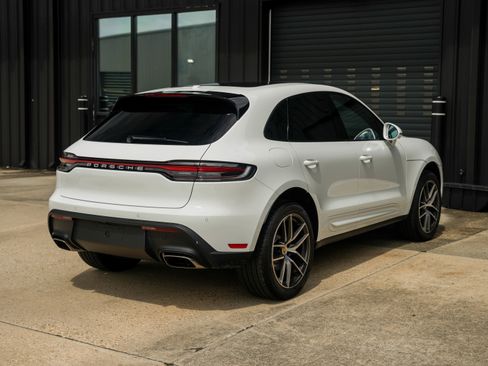 New 2026 Porsche Macan image 10