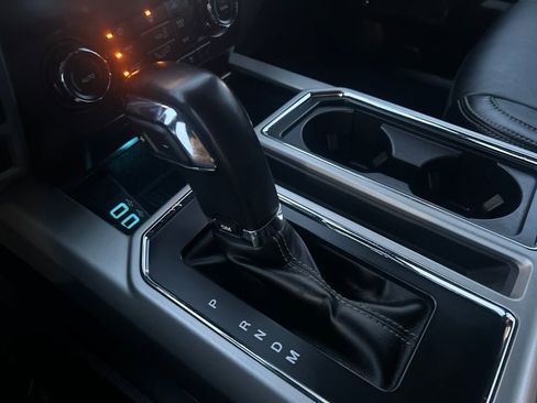 Used 2019 Ford F150 Lariat image 28