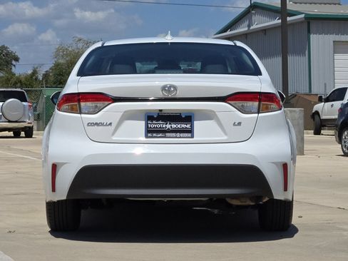 Used 2024 Toyota Corolla LE FWD image 4