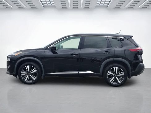 Used 2023 Nissan Rogue SV image 3