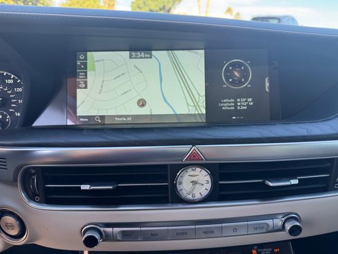 Used 2022 Genesis G90 3.3T Premium image 28