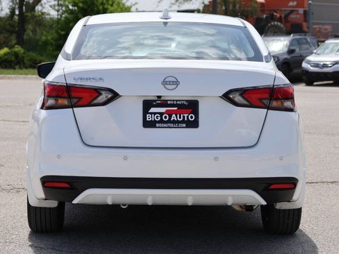 Used 2025 Nissan Versa SV w/ Trunk Package FWD image 10