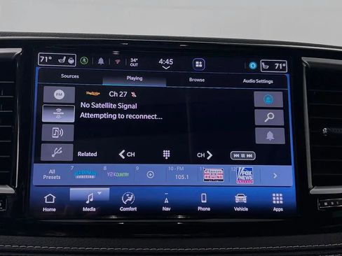 Used 2021 Chrysler Pacifica Limited image 16