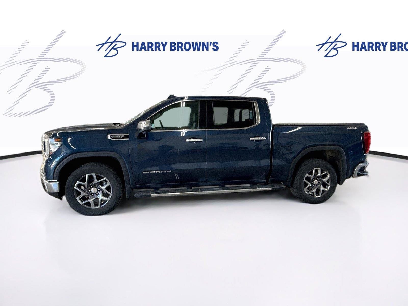 Used 2022 GMC Sierra 1500 SLT w/ SLT Premium Plus Package AWD/4WD image 8