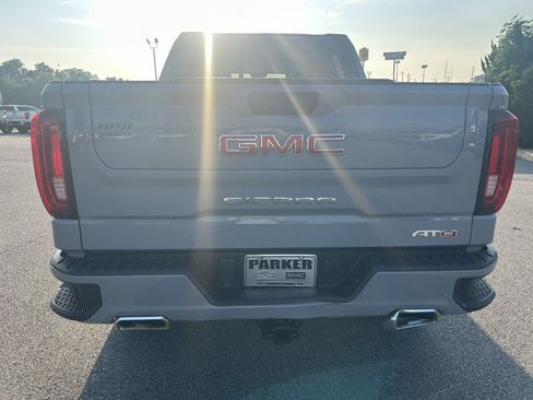 Used 2025 GMC Sierra 1500 AT4 w/ Technology Package AWD/4WD image 7