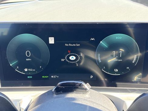 New 2026 Hyundai Tucson Limited AWD/4WD image 8