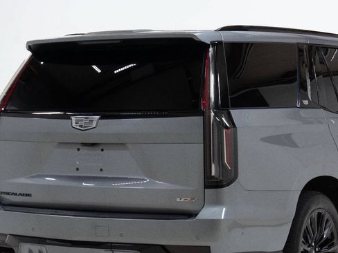 Used 2024 Cadillac Escalade V w/ LPO, ONYX Package AWD/4WD image 15