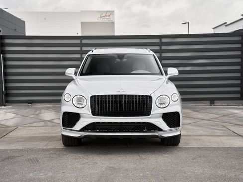 Used 2023 Bentley Bentayga Extended Wheelbase image 13