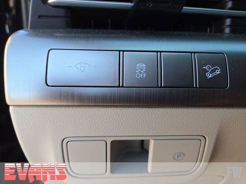 Used 2024 Hyundai Kona SEL image 16