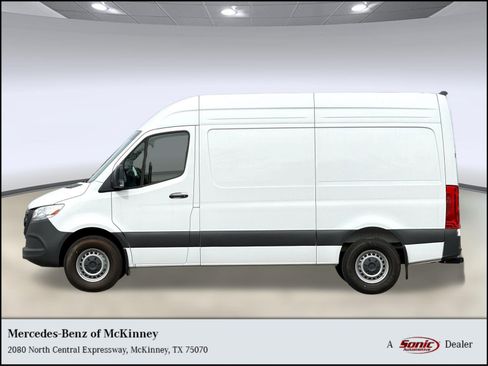 Used 2025 Mercedes-Benz Sprinter 2500 image 1