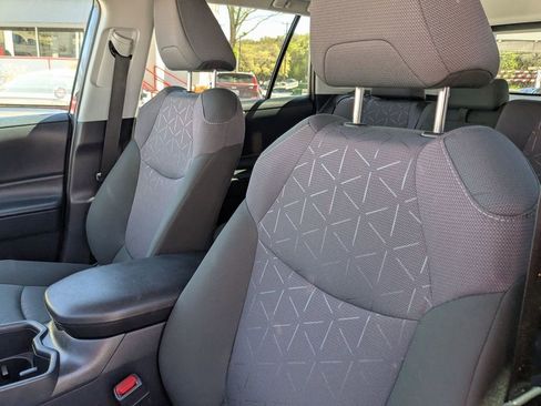 Used 2025 Toyota RAV4 XLE image 14