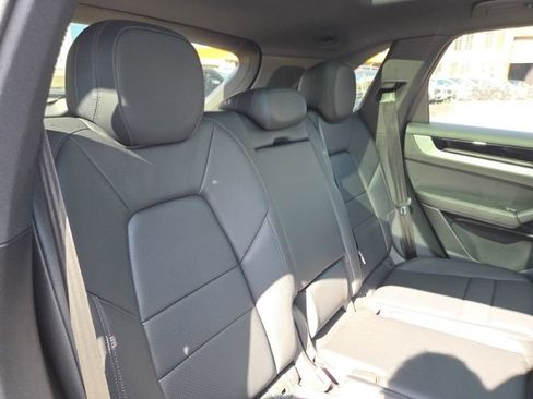 Used 2024 Porsche Cayenne AWD/4WD image 20