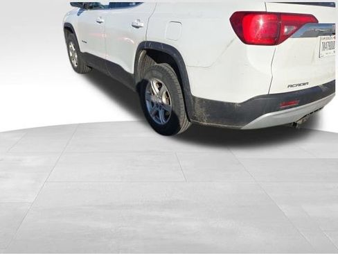 Used 2017 GMC Acadia SLE image 7