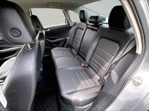 Used 2022 Volkswagen Jetta SE FWD image 22