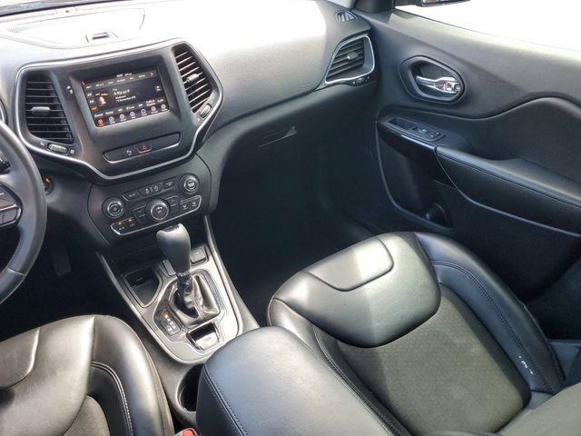 Used 2020 Jeep Cherokee Latitude Plus FWD image 26