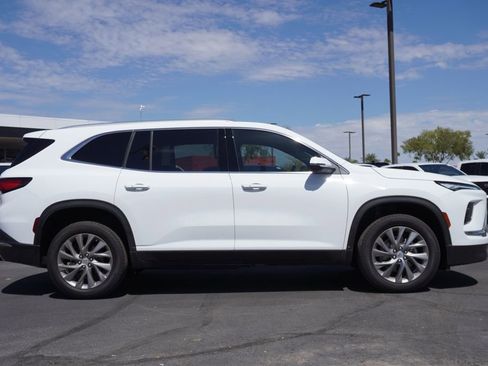 New 2025 Buick Enclave Preferred image 2