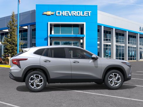 New 2026 Chevrolet Trax LS w/ LS Convenience Package FWD image 29