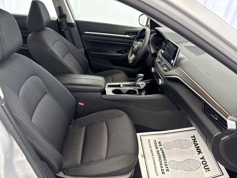 Used 2023 Nissan Altima 2.5 SV image 12