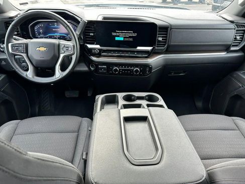 Used 2025 Chevrolet Silverado 1500 LT image 11