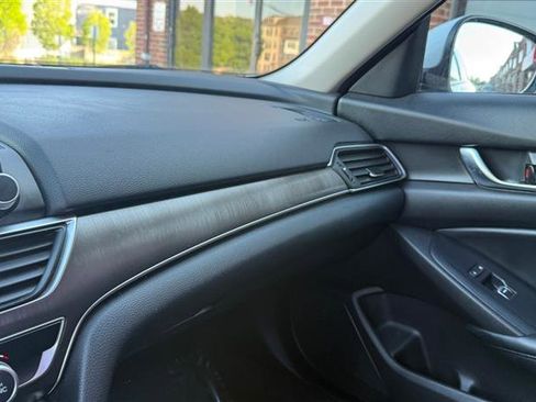 Used 2018 Honda Accord LX image 34