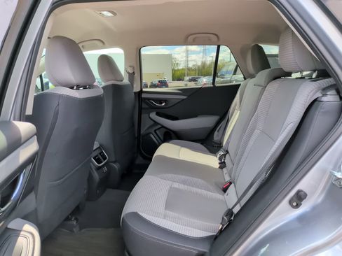 Used 2024 Subaru Outback Premium AWD/4WD image 9