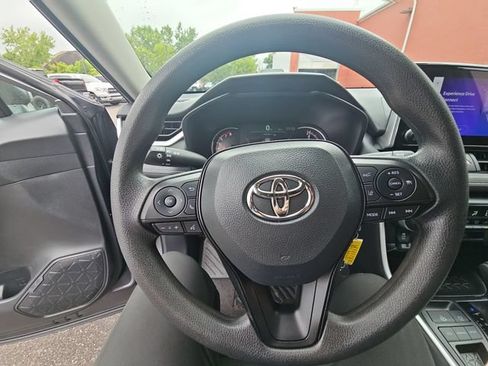 Used 2025 Toyota RAV4 LE FWD image 36