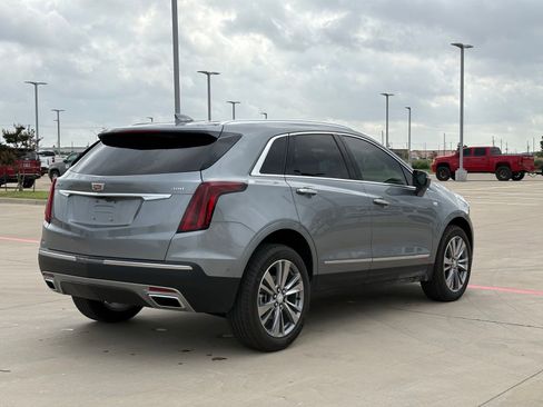 Certified 2025 Cadillac XT5 Premium Luxury w/ Technology Package FWD image 7