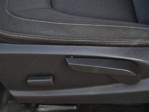 Used 2021 Chevrolet Colorado LT w/ Fleet Safety Package image 27