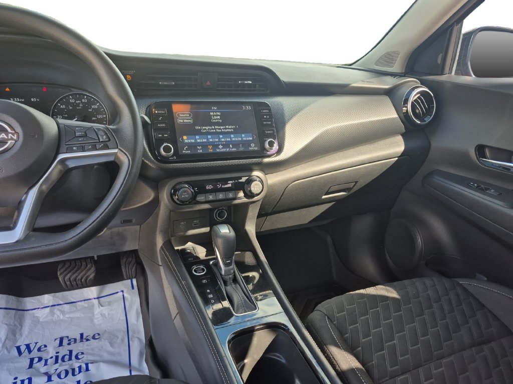 Used 2022 Nissan Kicks SV FWD image 11