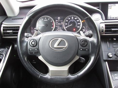 Used 2016 Lexus IS 300 AWD image 23