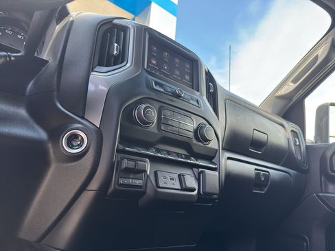 Used 2024 Chevrolet Silverado 2500 Custom w/ Custom Convenience Package AWD/4WD image 18