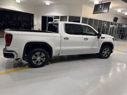 Used 2025 GMC Sierra 1500 SLT image 10