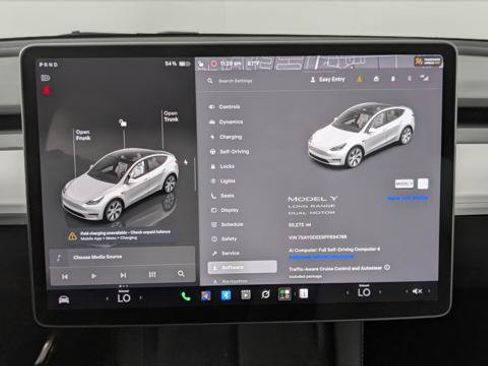 Used 2023 Tesla Model Y Long Range AWD/4WD image 29