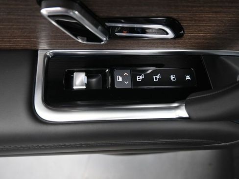 Used 2025 Land Rover Range Rover SE AWD/4WD image 19