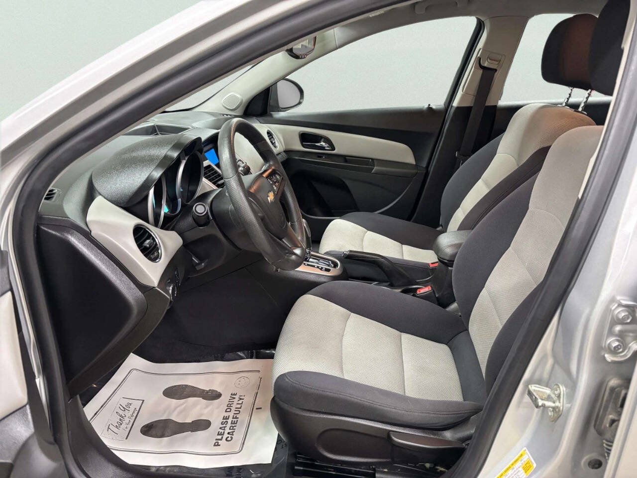 Used 2014 Chevrolet Cruze LS FWD image 15