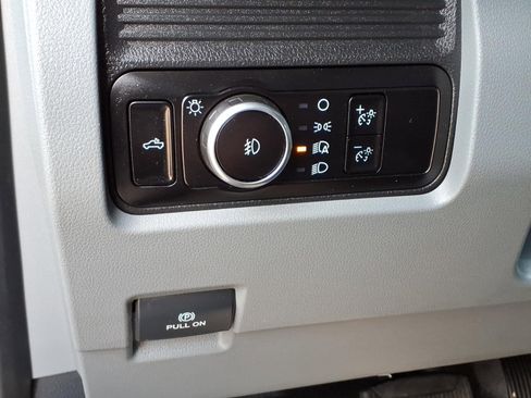 Used 2023 Ford F550 4x4 Regular Cab Super Duty image 21