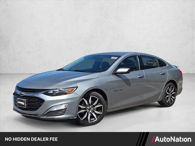 Used 2025 Chevrolet Malibu RS FWD image 1
