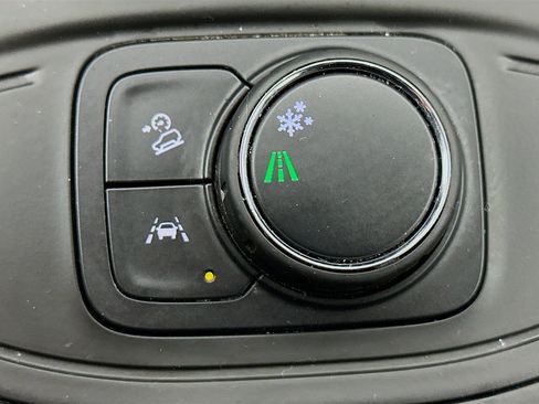 Used 2023 GMC Terrain SLE w/ Elevation Edition image 24