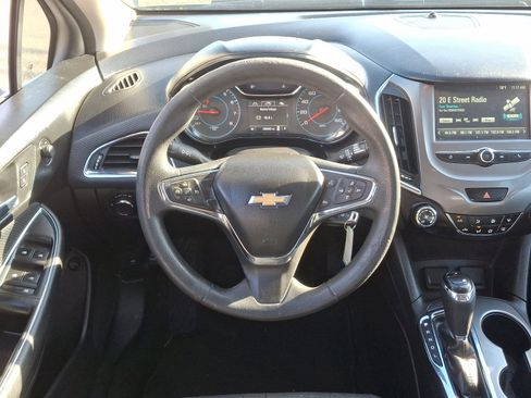 Used 2016 Chevrolet Cruze LT FWD image 11